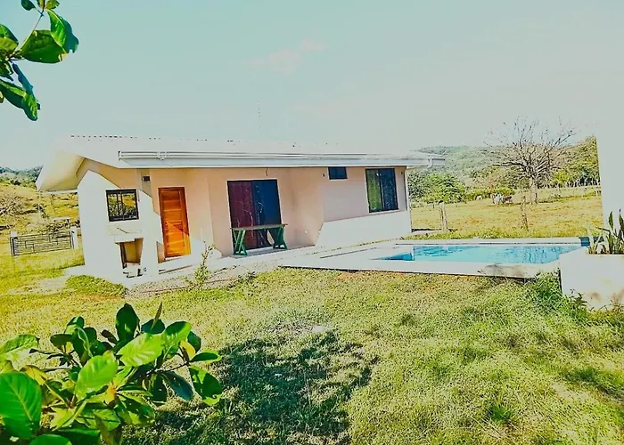 Cabañas Corozalito Naturaleza aves y tranquilidad cerca de playas Corozalito Punta Islita San Miguel Coyote Bejuco Costa de Oro entre otras *