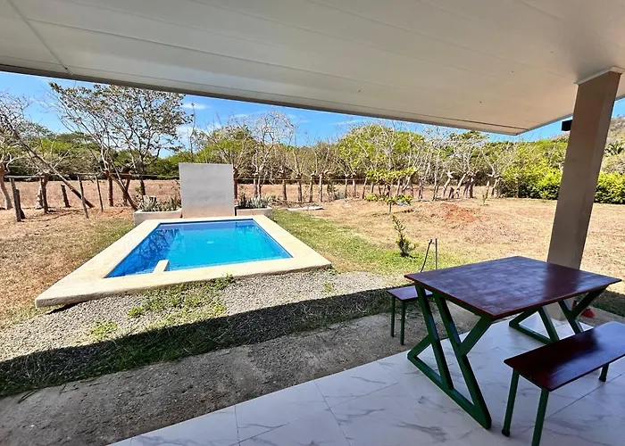 Сasa de vacaciones Cabañas Corozalito Naturaleza aves y tranquilidad cerca de playas Corozalito Punta Islita San Miguel Coyote Bejuco Costa de Oro entre otras Corozalito